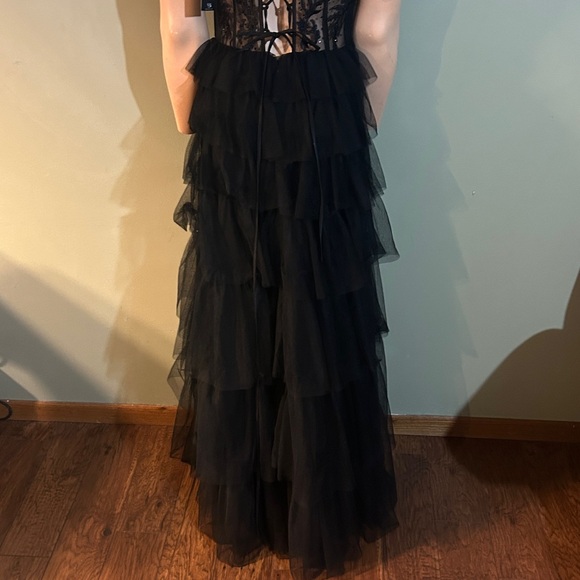 Blondie Nites Tiered Ruffle Off the Shoulder Corset Gown size 9 NWT - Picture 9 of 15